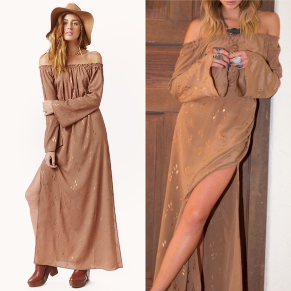 ✨ Flynn Skye Genevive Maxi Dress Gold Rush - Picture 1 of 10